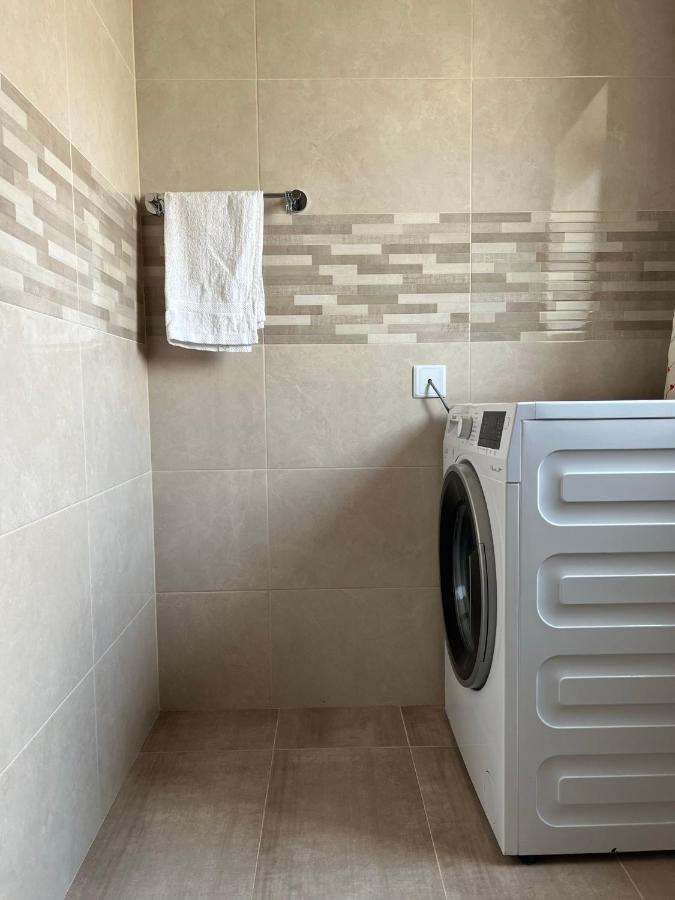 Room With Private Bathroom 슬리에마 외부 사진